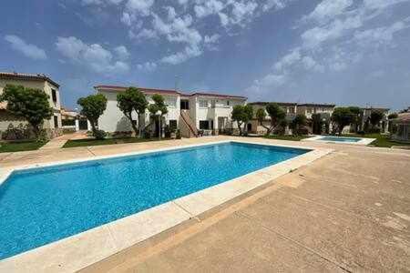 סיוטאדלה Forcat Apartamento Bajo Con Jardin Y Piscina מראה חיצוני תמונה